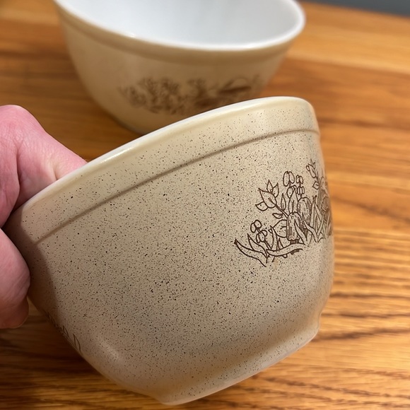 Pyrex 401 & 402 Forest Fancies Mushroom Bowl Set, Vintage 1980s Kitchen - Picture 5 of 12